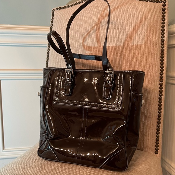 PRICE DROP *make offer*COACH Patent Leather Chocolate Brown Shoulder Bag - Used - Picture 2 of 11